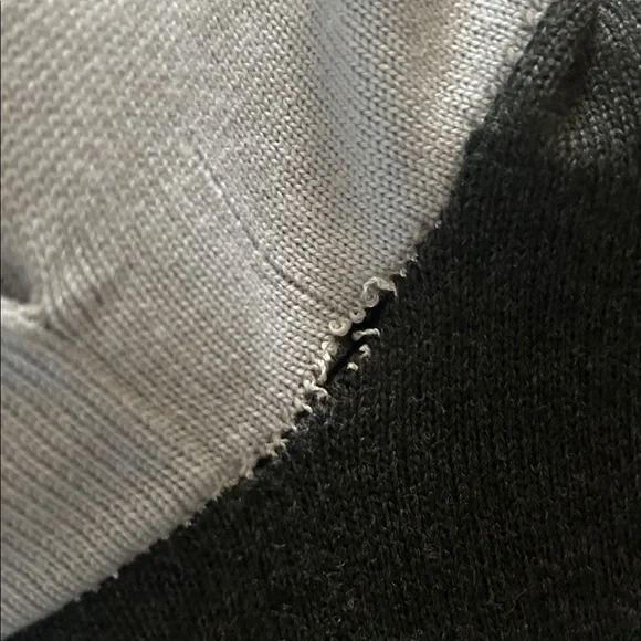 St. John Soft Gray/Black 3/4 Sleeve Pullover Knit Sweater Shirt Top *Size P*🌸🌸 - Picture 6 of 6